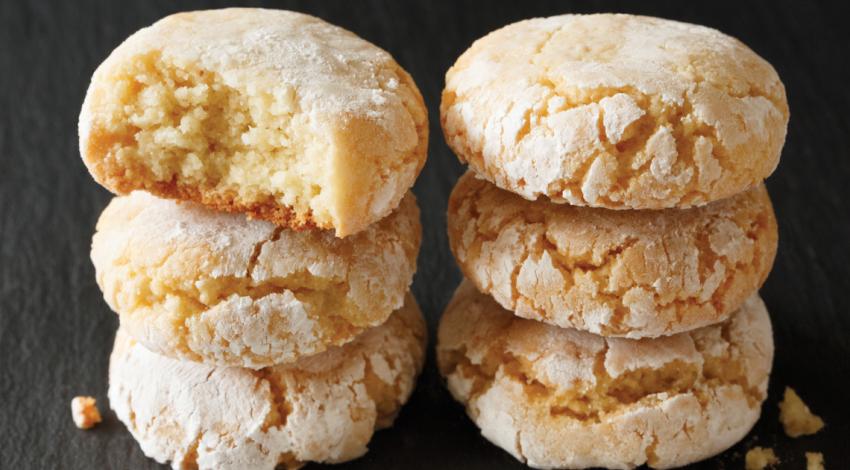 Two stacks of cookies