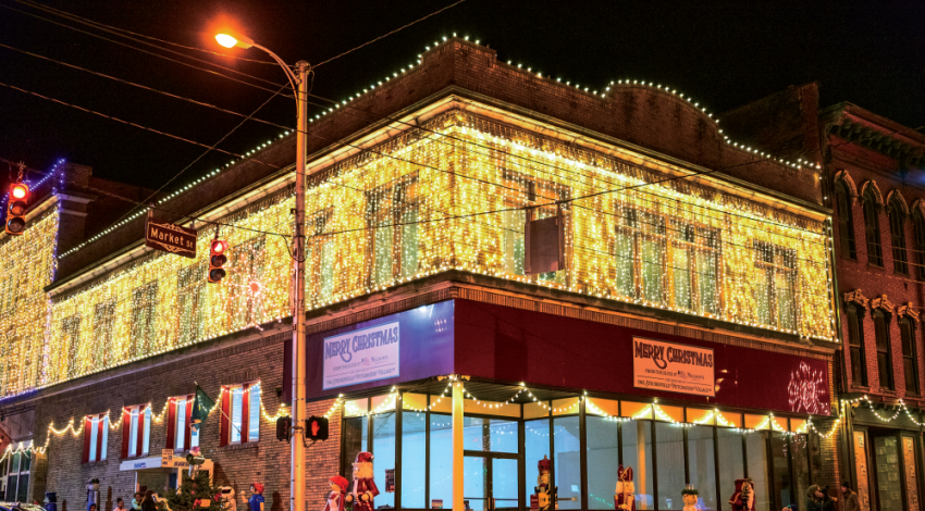 A Steubenville building decked out for Christmas