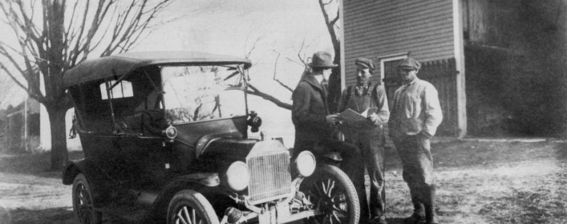 Murray Lincoln talks insurance with members of the Ohio Farm Bureau, circa 1927.